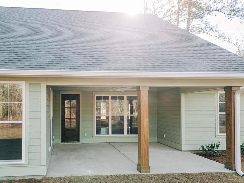 Exterior details and patio area of a home in , Walterboro (Image 3).