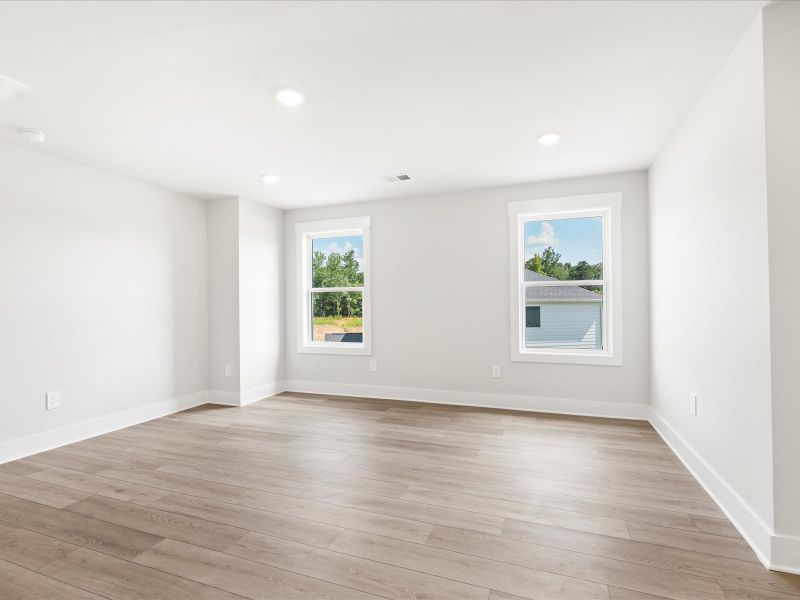 Spacious, unfurnished interior of a new home in Wexford Park, Fountain Inn (Image 17). Spacious, unfurnished interior of a new home in Wexford Park, Fountain Inn (Image 17).