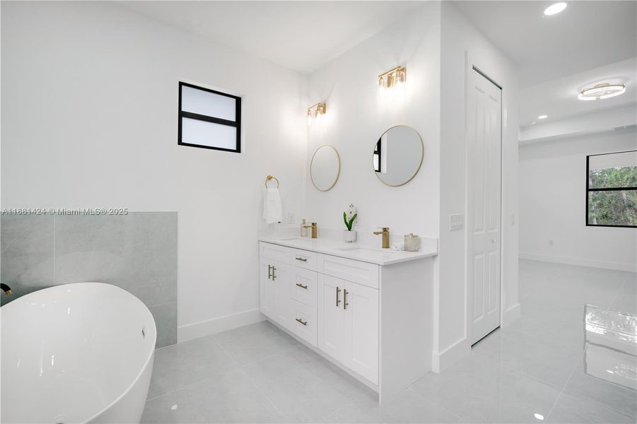 Furnished interior view inside a new home in , Port Charlotte (Image 6).