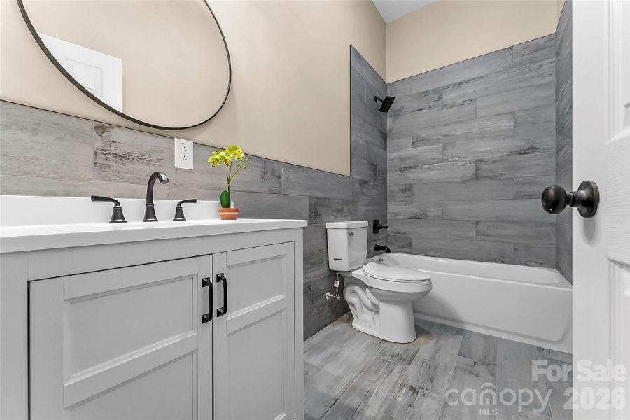 Furnished interior view inside a new home in , Lenoir (Image 4).