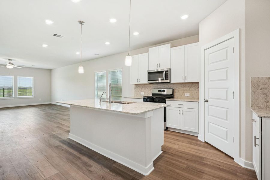 Photo is not of the actual home, but is an inspirational photo of builder’s model home and may depict options, furnishings, and/or decorator features that are not included Photo is not of the actual home, but is an inspirational photo of builder’s model home and may depict options, furnishings, and/or decorator features that are not included