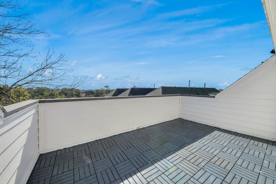 Exterior details and patio area of a home in , Houston (Image 24).