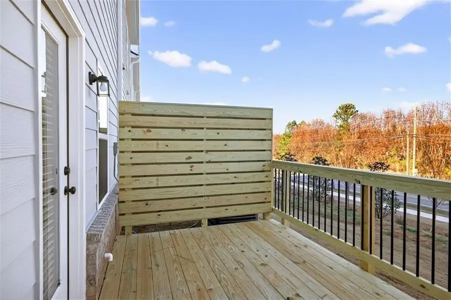 Exterior details and patio area of a home in Franklin Manor, Lawrenceville (Image 4).