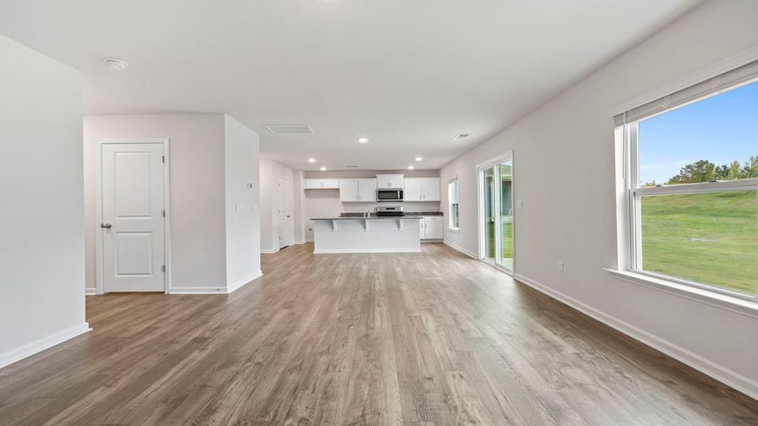 Spacious, unfurnished interior of a new home in Lakestone, Woodruff (Image 25).