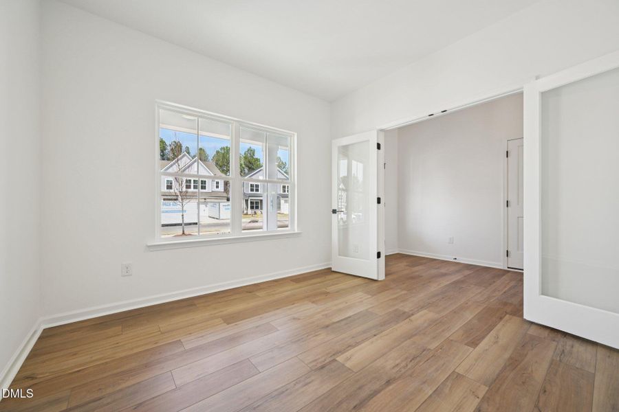 8-web-or-mls-Fetching Pl-S2503-008