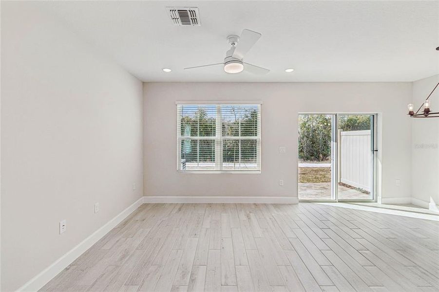 Spacious, unfurnished interior of a new home in Aspire at Canter Creek, Davenport (Image 17).