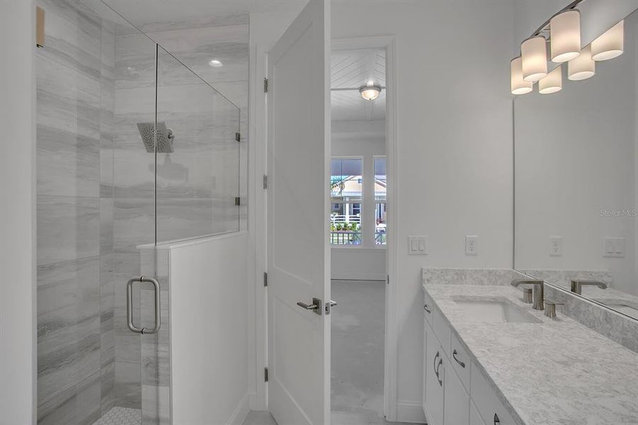 Frameless Walk in Shower