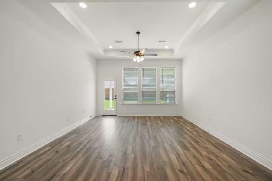 MODEL HOME images may NOT be consistent with the finished product. MODEL HOME images may NOT be consistent with the finished product.