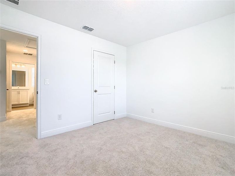 Spacious, unfurnished interior of a new home in , Winter Garden (Image 38).