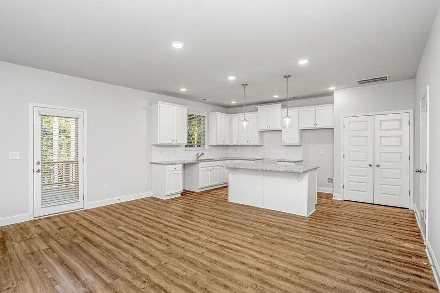 Spacious, unfurnished interior of a new home in , Macon (Image 22).