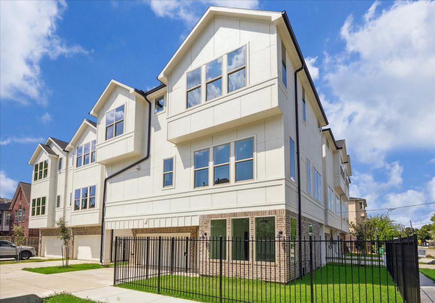 Close to Freeways, Downtown and Memorial Park. Close to Freeways, Downtown and Memorial Park.