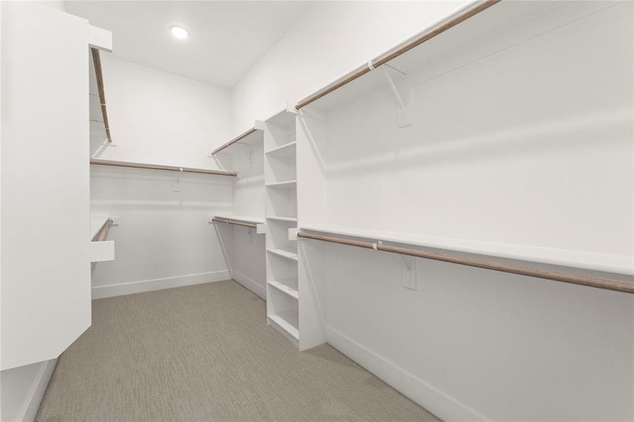 19. 15202 Reunion - Closet