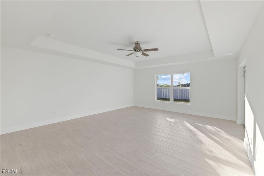 Spacious, unfurnished interior of a new home in Cape Coral, Cape Coral (Image 14).