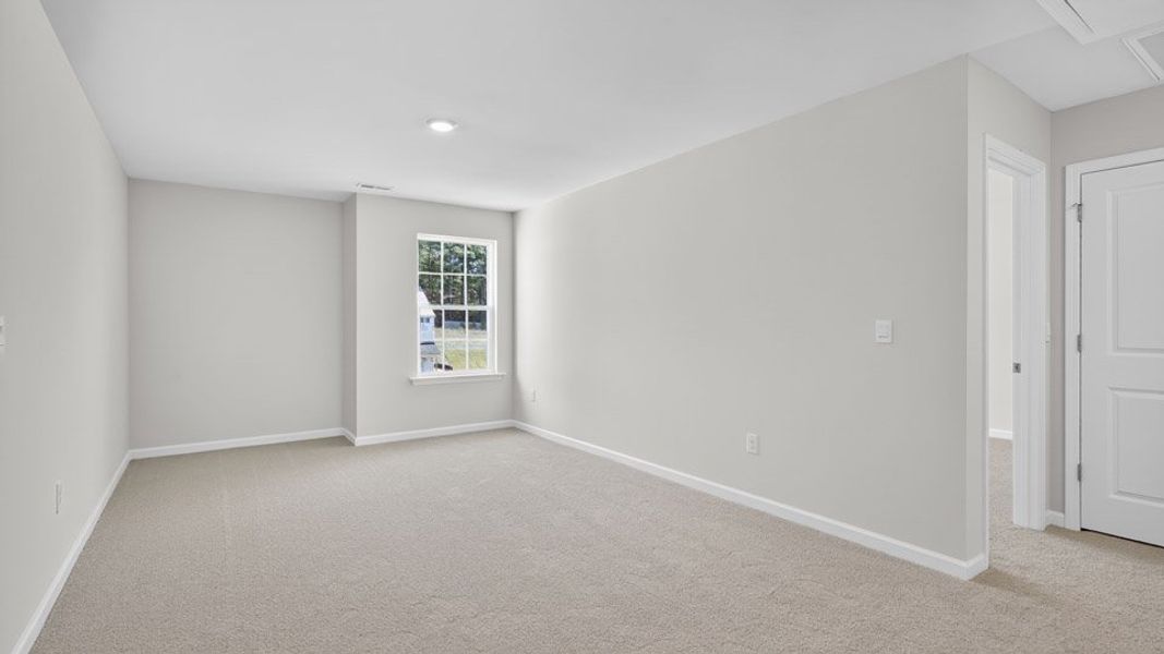 Spacious, unfurnished interior of a new home in Cambridge Park, Mebane (Image 25).