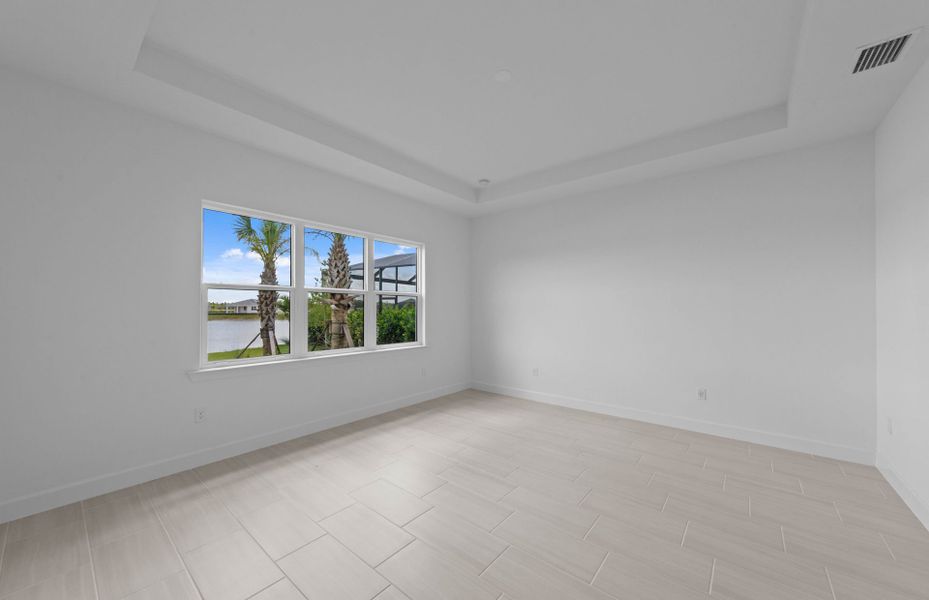 Spacious, unfurnished interior of a new home in TerraWalk at Babcock Ranch, Alva (Image 16).