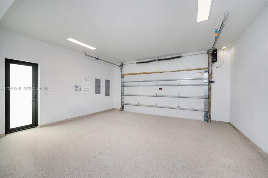 Spacious, unfurnished interior of a new home in , Miami (Image 45).