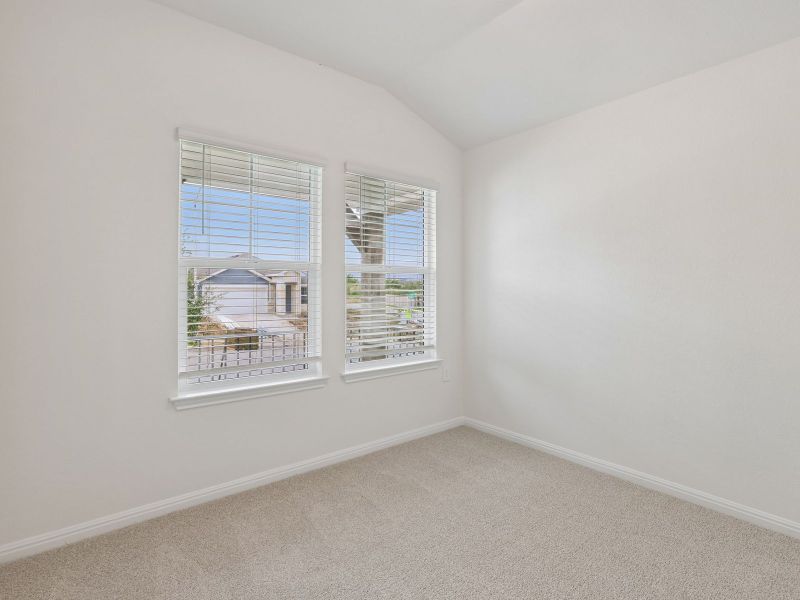 Spacious, unfurnished interior of a new home in Lexington Parke, Del Valle (Image 10).