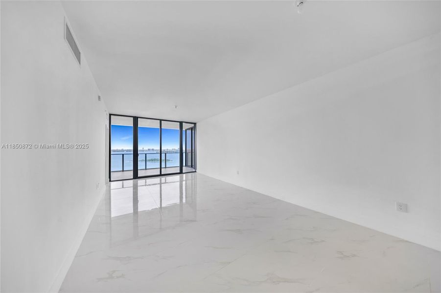 Spacious, unfurnished interior of a new home in , Miami (Image 10).
