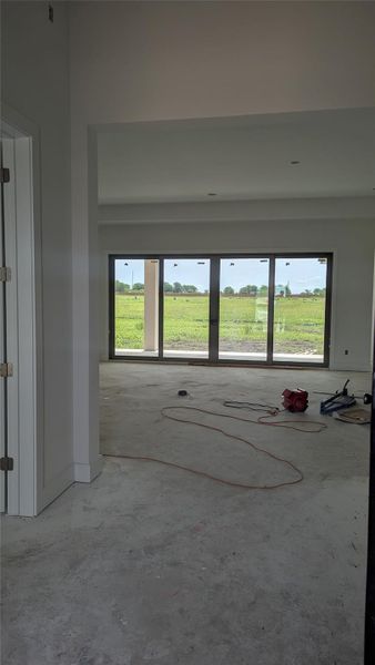 Spacious, unfurnished interior of a new home in Scofield Farms Estates, Georgetown (Image 16).