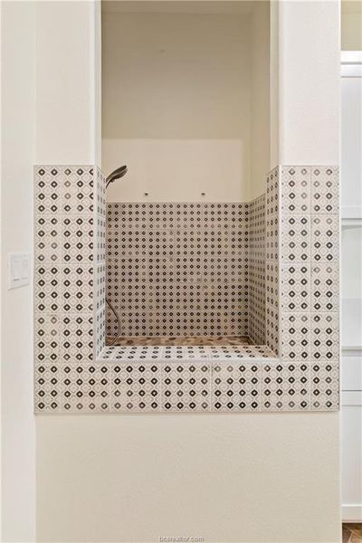 Furnished interior view inside a new home in , Franklin (Image 34).