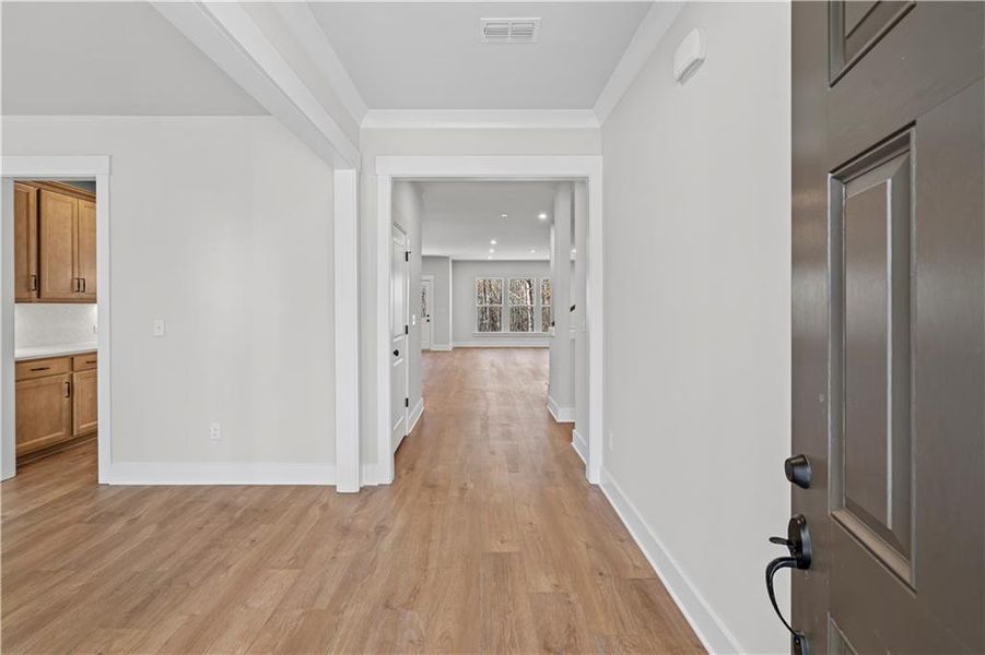 Spacious, unfurnished interior of a new home in Hunters Creek, Flowery Branch (Image 14).