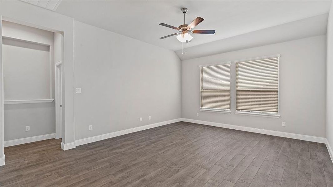 Spacious, unfurnished interior of a new home in Morningstar, Aledo (Image 26).
