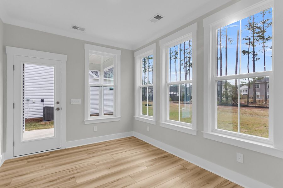 Spacious, unfurnished interior of a new home in Lochton, Summerville (Image 24).