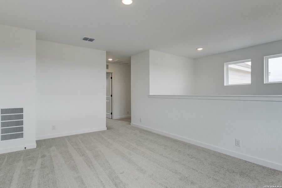 Spacious, unfurnished interior of a new home in Saddlebrook Ranch, Schertz (Image 15).