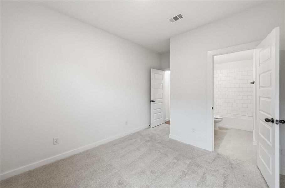 Spacious, unfurnished interior of a new home in Trail Creek, Cleburne (Image 31). Spacious, unfurnished interior of a new home in Trail Creek, Cleburne (Image 31).