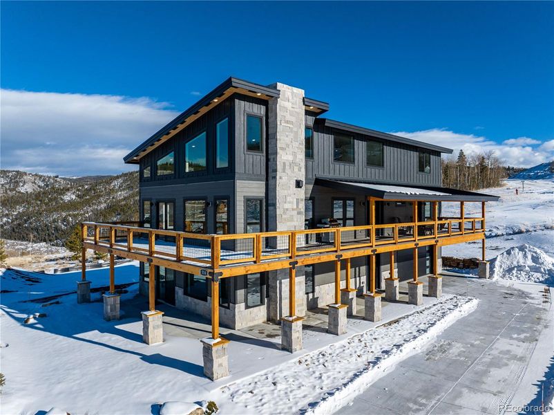 Condo located in Granby, CO showcasing its design and architecture (Image 3).