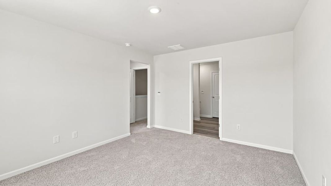 Spacious, unfurnished interior of a new home in Baxter Village, Boiling Springs (Image 29).