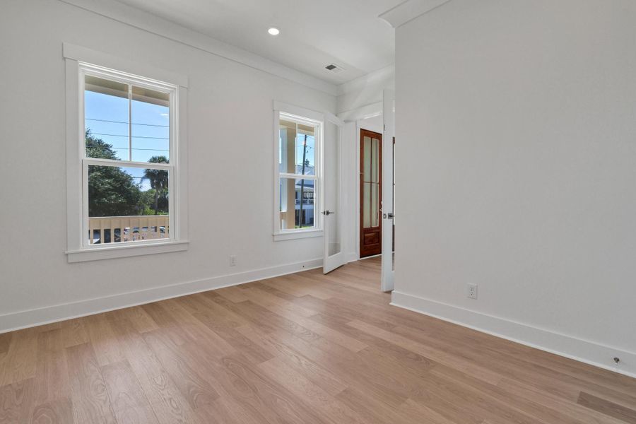 Spacious, unfurnished interior of a new home in , Edisto Island (Image 29). Spacious, unfurnished interior of a new home in , Edisto Island (Image 29).