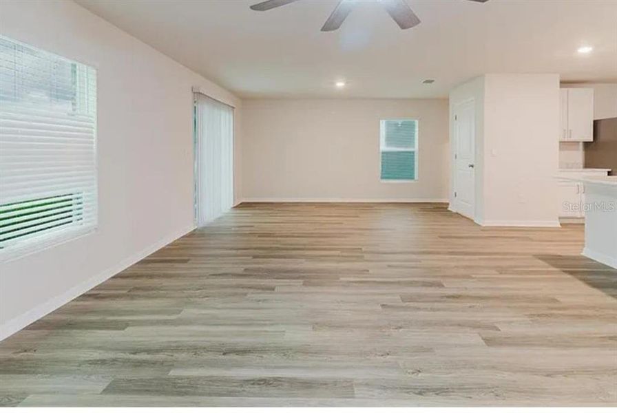 Spacious, unfurnished interior of a new home in Silverstone North, Palmetto (Image 19).