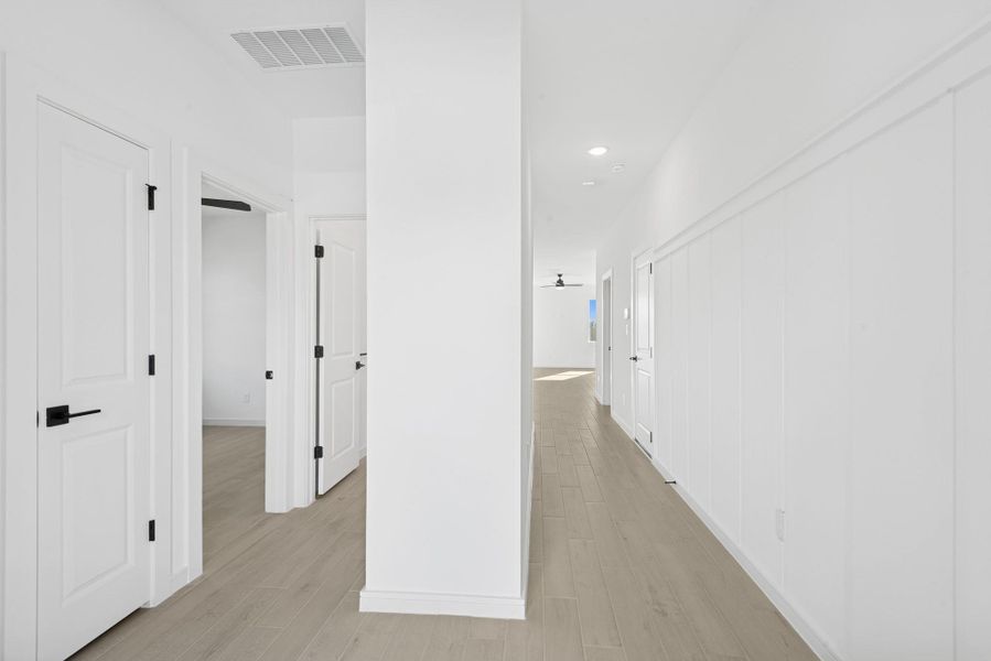 Welcoming foyer (*Photo not of actual home and used for illustration purposes only.)
