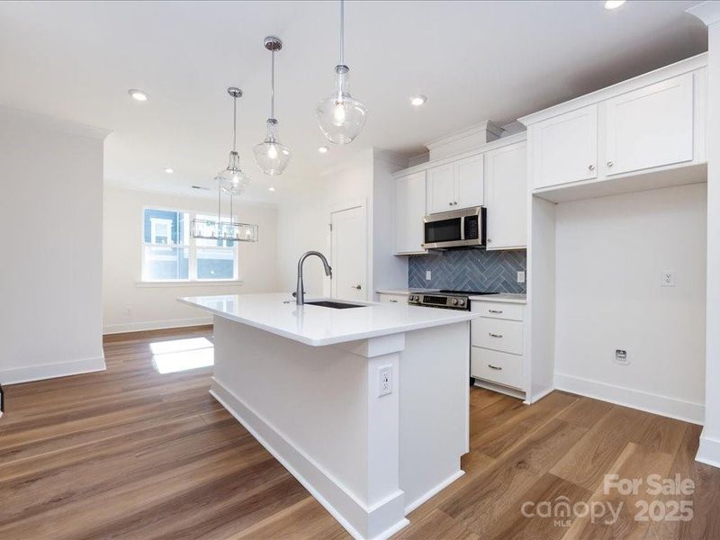Bright White Kitchen with Pendant lighting Bright White Kitchen with Pendant lighting