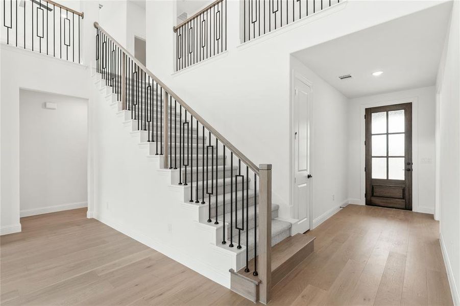 Spacious, unfurnished interior of a new home in Painted Tree, McKinney (Image 31).