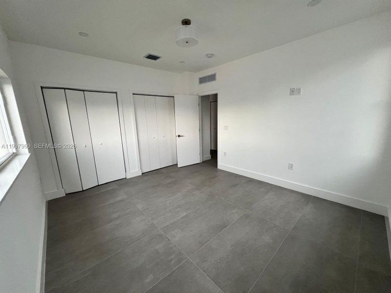 Spacious, unfurnished interior of a new home in , Miami (Image 17).