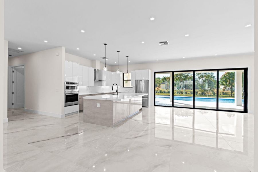 13-web-or-mls-A7409392 (2) 13-web-or-mls-A7409392 (2)