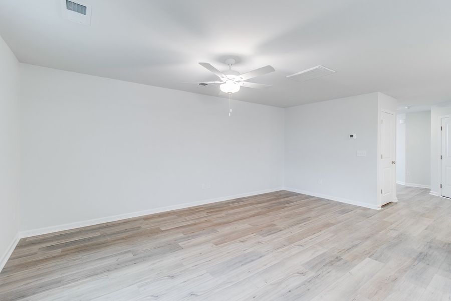 Spacious, unfurnished interior of a new home in Winston Point, Gilbert (Image 15). Spacious, unfurnished interior of a new home in Winston Point, Gilbert (Image 15).