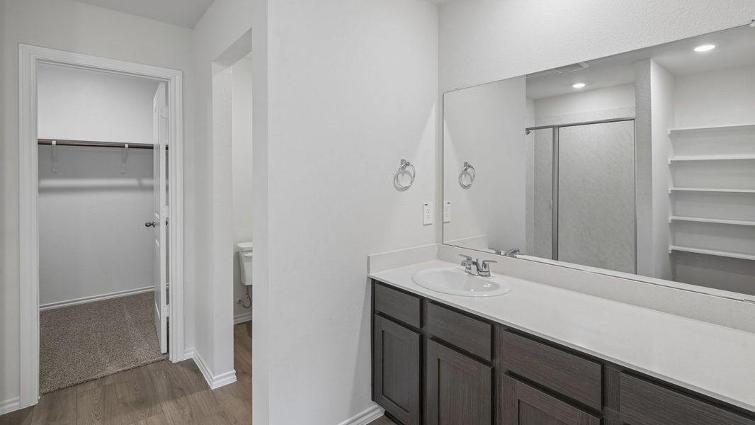 Furnished interior view inside a new home in Sweetwater Springs, Sherman (Image 4).