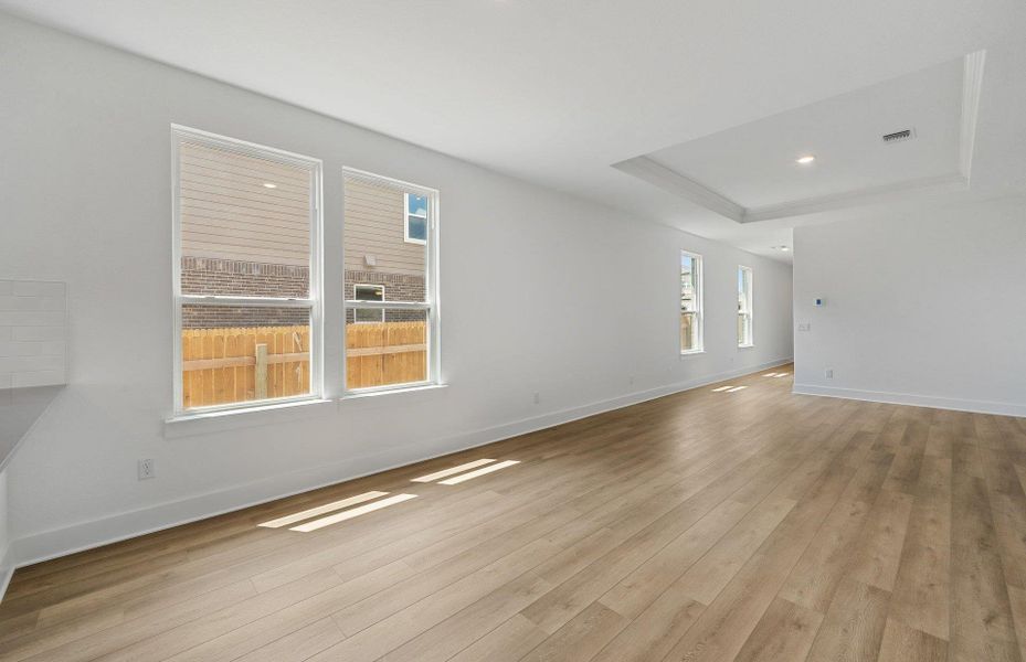 Spacious, unfurnished interior of a new home in Crosswinds, Kyle (Image 10).