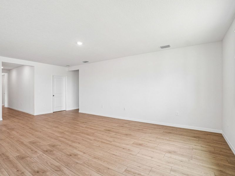 Spacious, unfurnished interior of a new home in Pine Ridge Meadows, Hudson (Image 14).