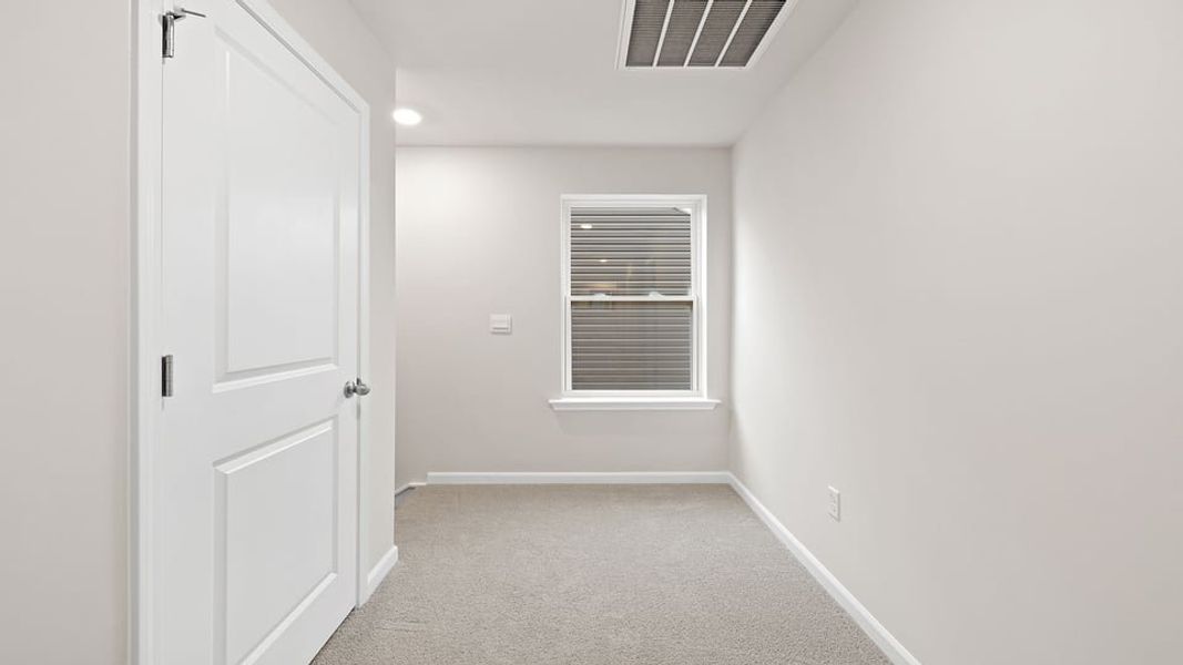 Spacious, unfurnished interior of a new home in Seneca Falls, Seneca (Image 22).