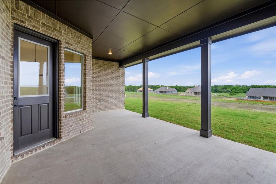 Exterior details and patio area of a home in Creekview Addition, Van Alstyne (Image 22).