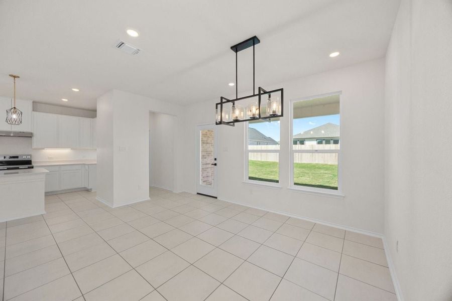 Spacious, unfurnished interior of a new home in Mustang Valley, Manor (Image 6).