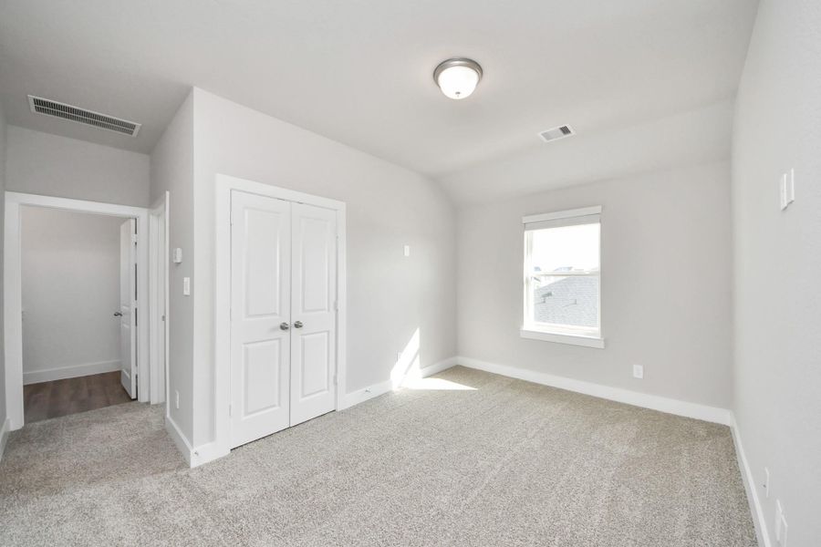 Spacious, unfurnished interior of a new home in Laurel Landing: Founders Collection, Alvin (Image 27).