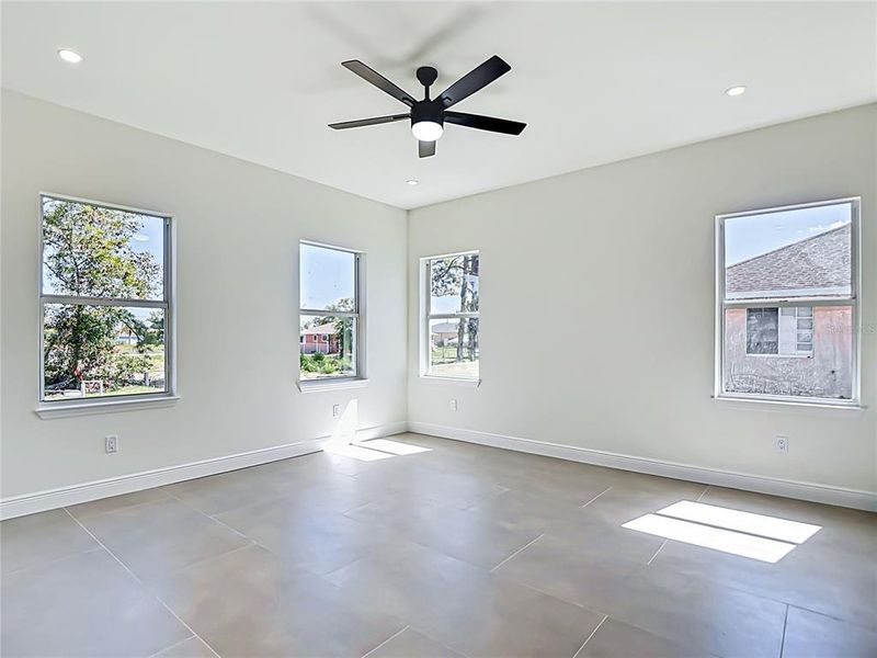 Spacious, unfurnished interior of a new home in , Lehigh Acres (Image 38).