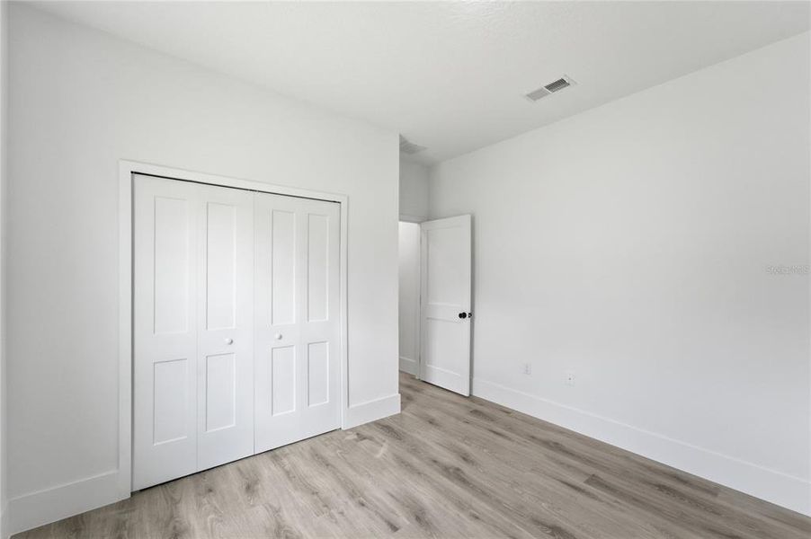 Spacious, unfurnished interior of a new home in , Dunnellon (Image 20).