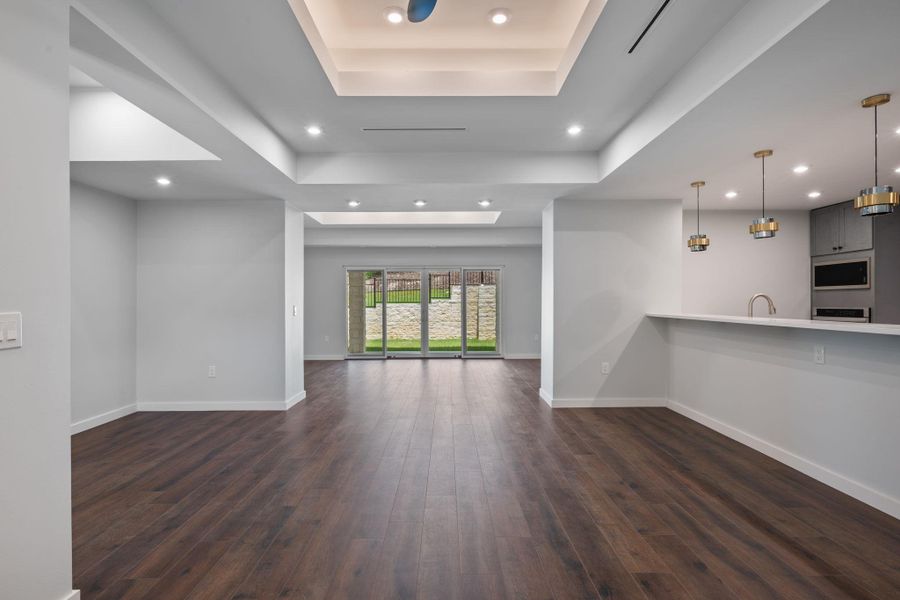 Spacious, unfurnished interior of a new home in , Burnet (Image 21).