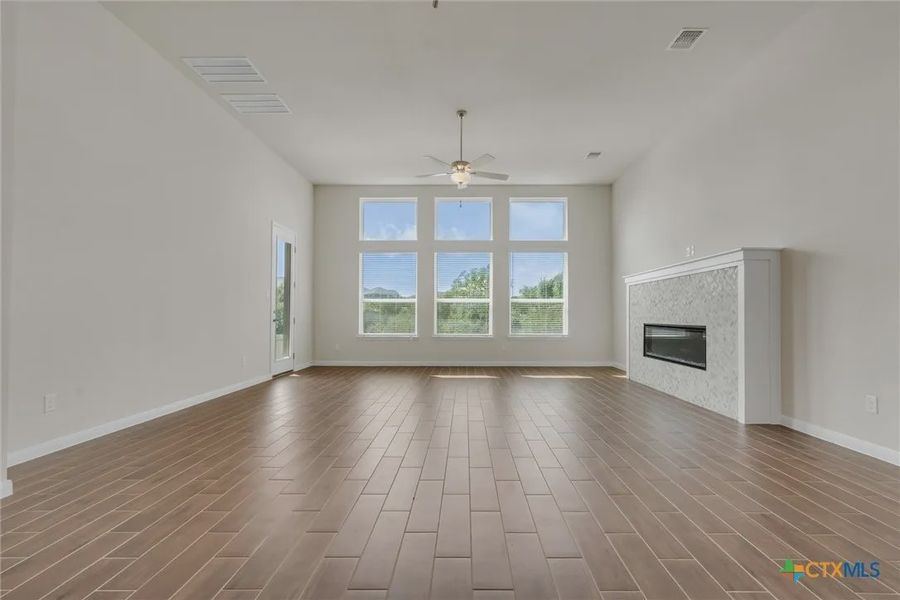 Representative unfurnished interior of a home built from the CHESEAPEAKE 3419SMR3CG by Saratoga Homes in Heritage Oaks, Killeen (Image 21). Representative unfurnished interior of a home built from the CHESEAPEAKE 3419SMR3CG by Saratoga Homes in Heritage Oaks, Killeen (Image 21).